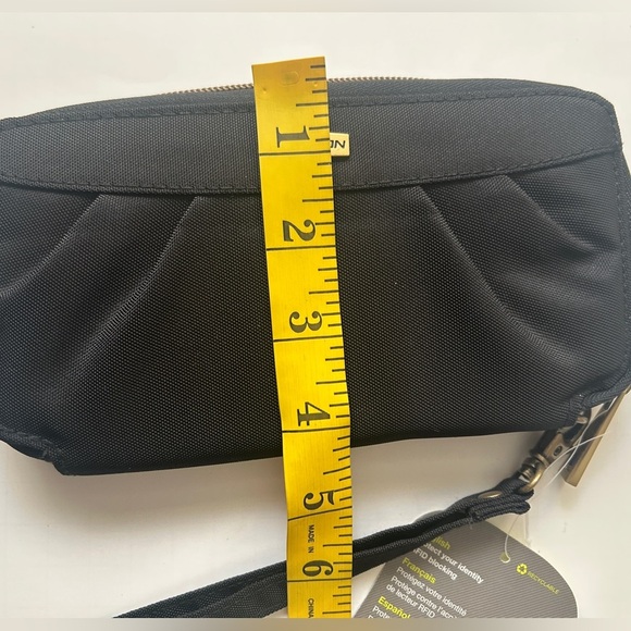 Travelon Black Nylon Zip Around Long Wallet RFID Protected - Picture 7 of 8